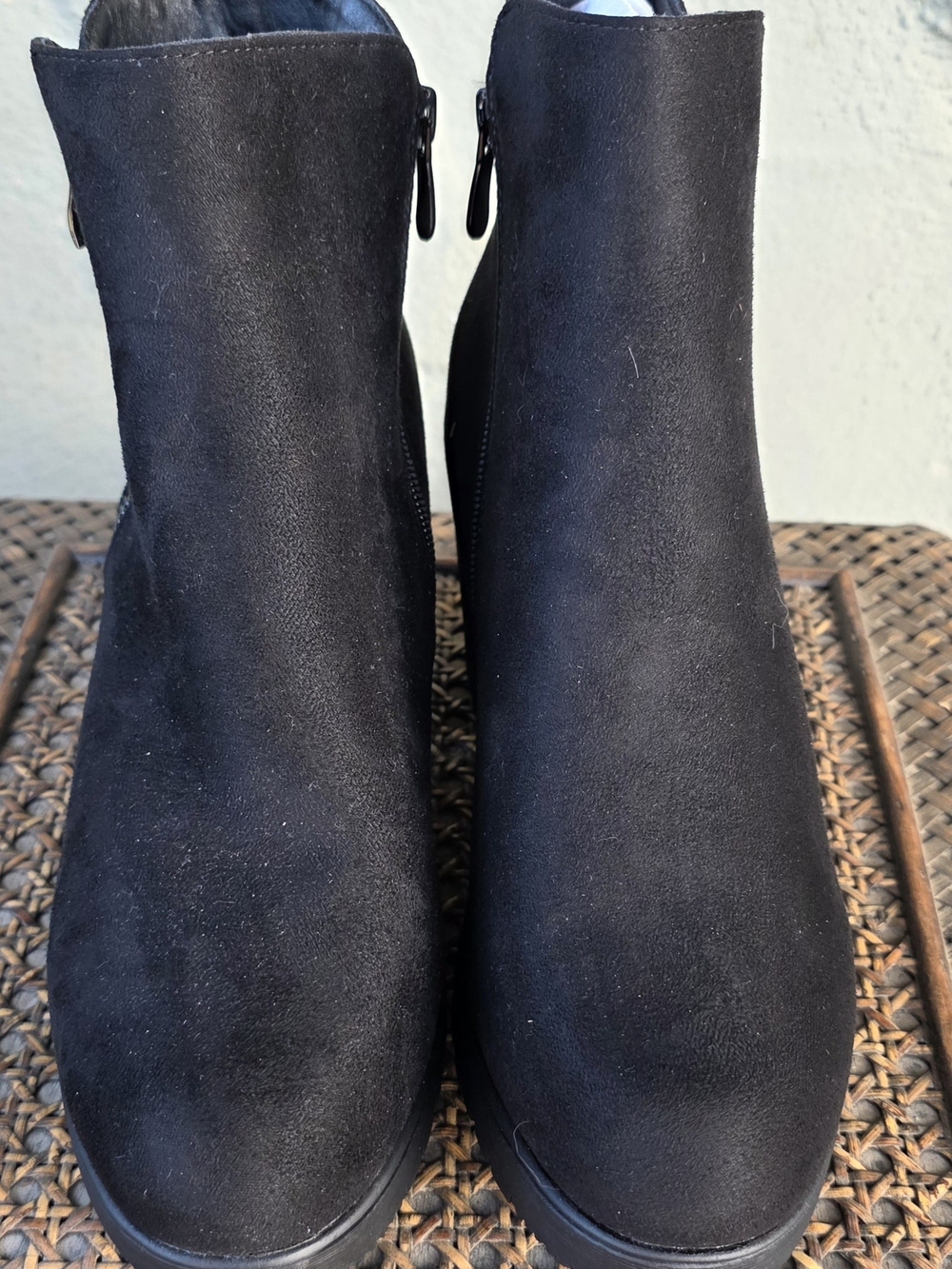 Dream Pairs Black Suede Ankle Booties with Side Zipper Sz 9